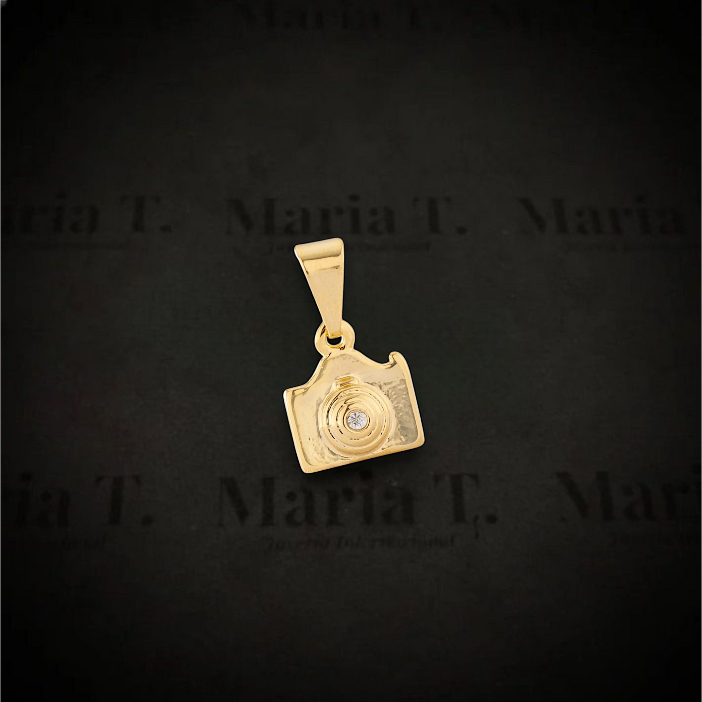 Dije Cámara con Brillante - J23277