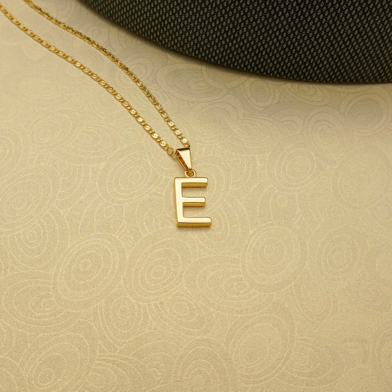 Dije Letra Lisa E - J25360