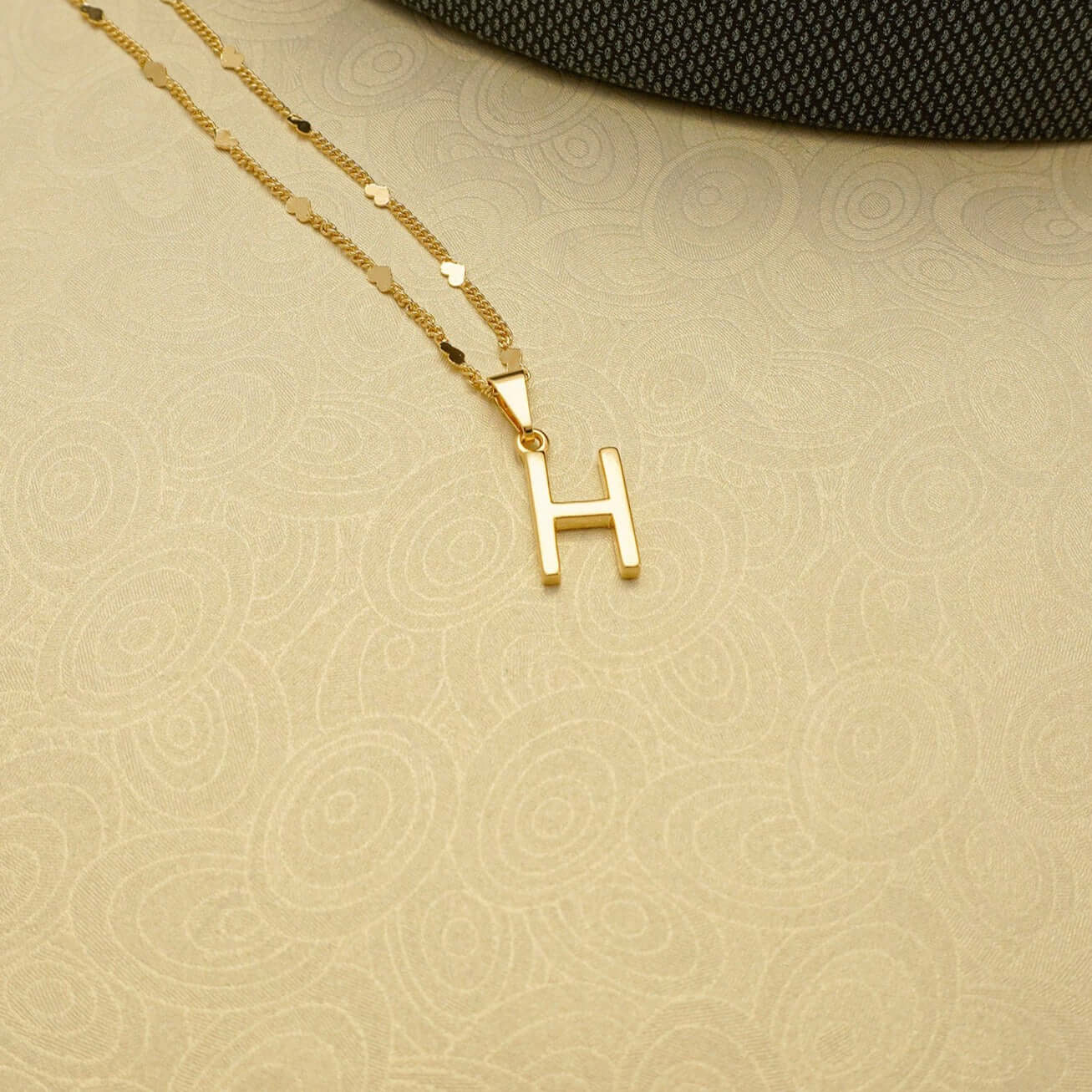 Dije Letra Lisa H - J25360