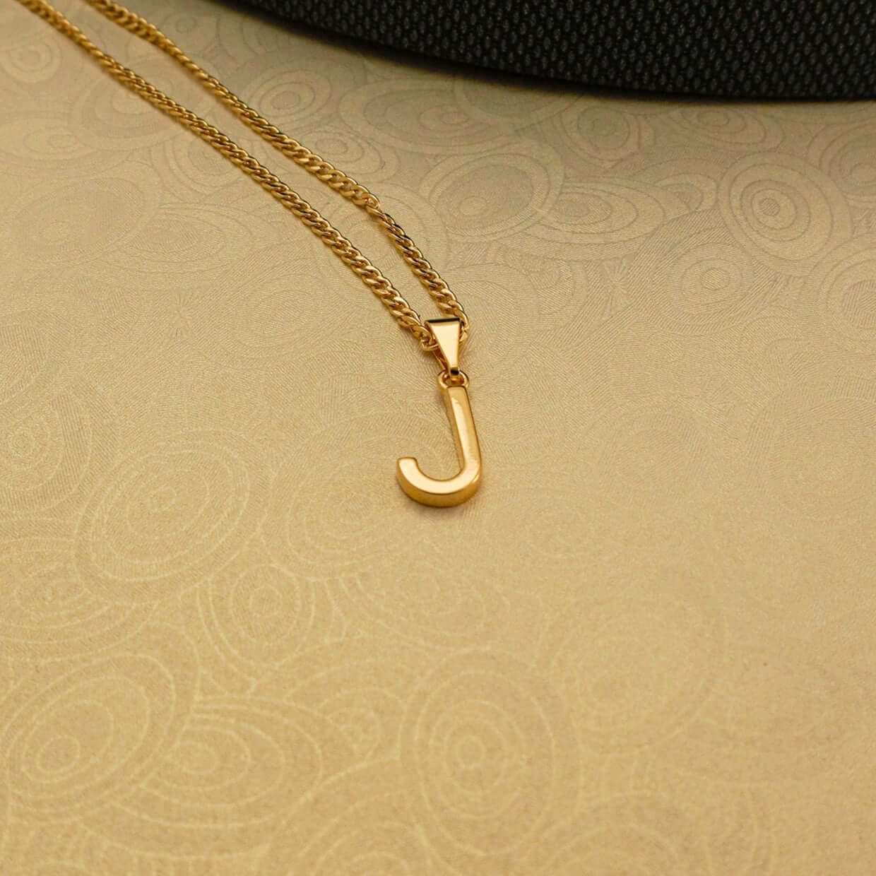 Dije Letra Lisa J - J25360