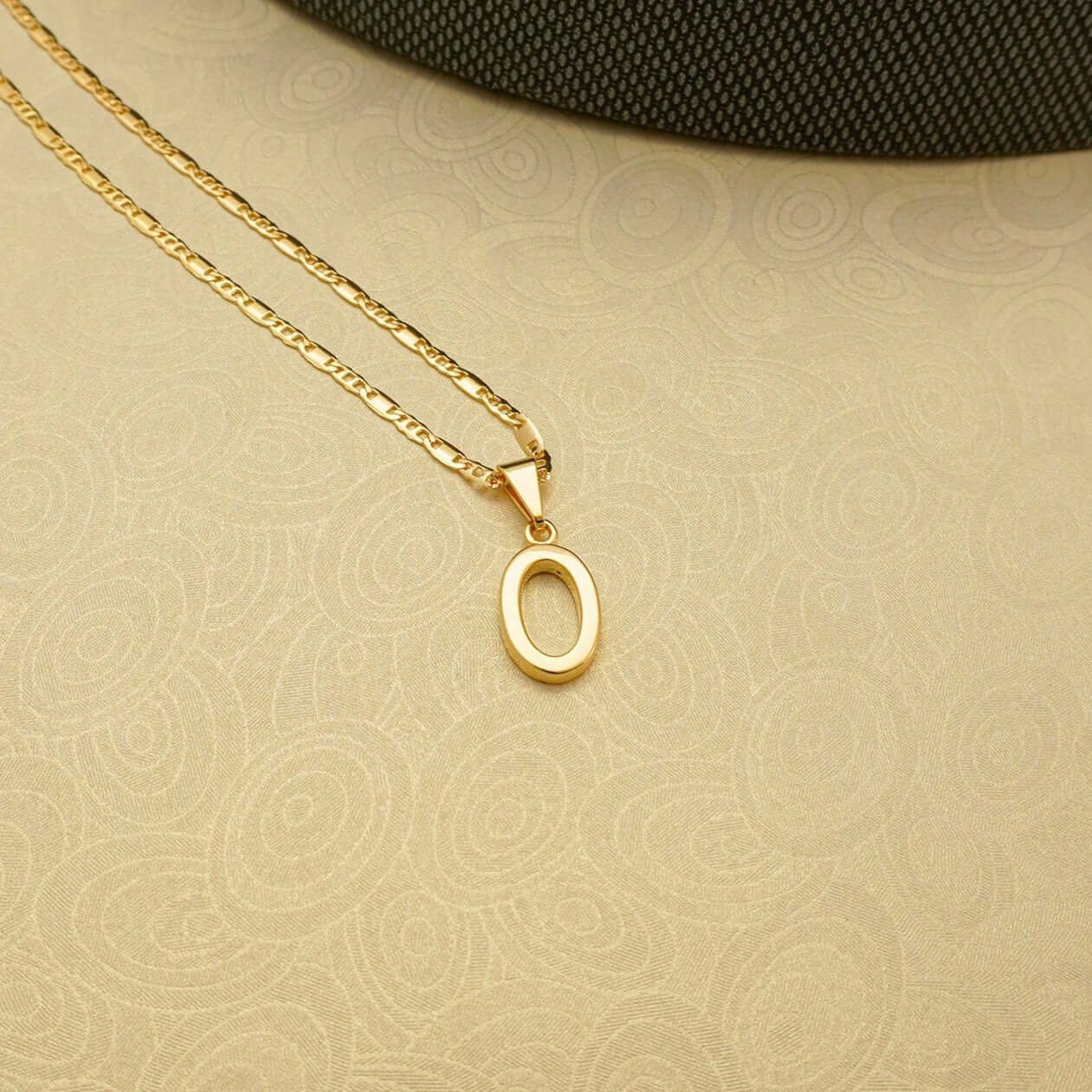 Dije Letra Lisa O - J25360