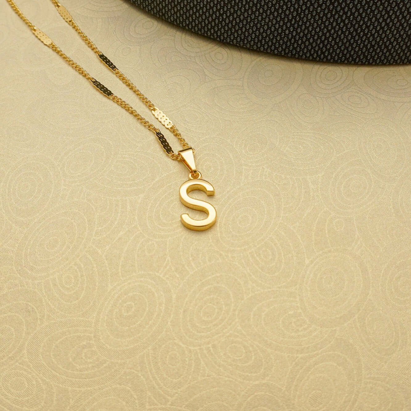 Dije Letra Lisa S - J25360