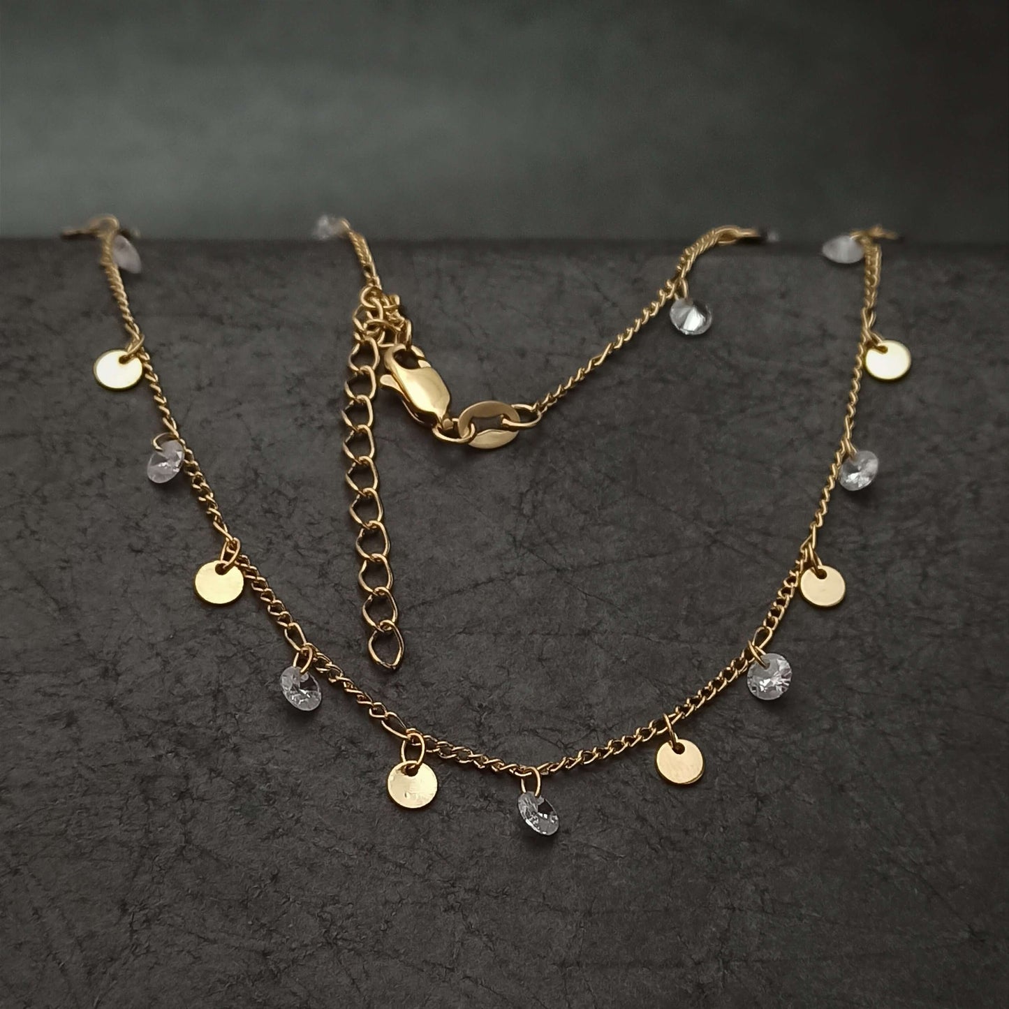 Cadena Cubana con Circones Colgantes - J44006