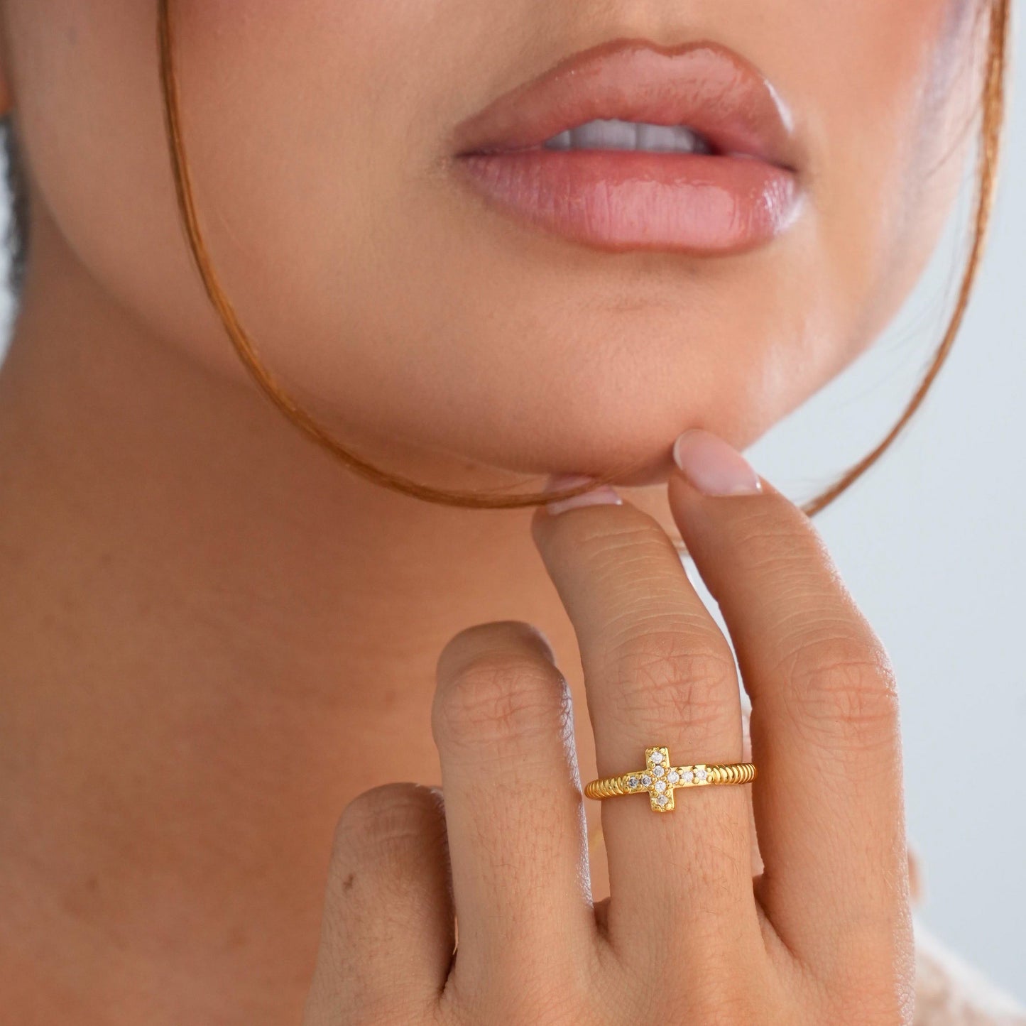 Anillo Cruz con Circones