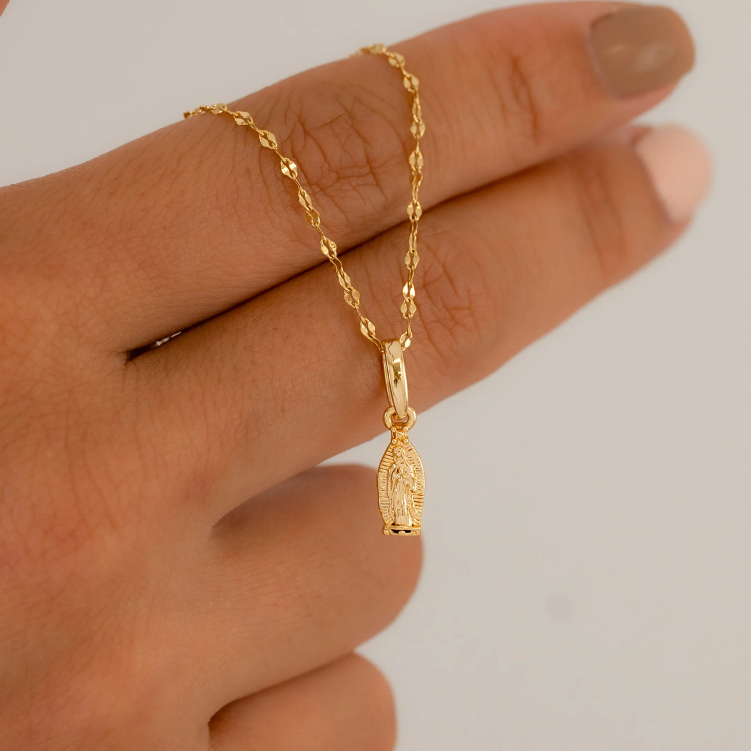 Dije Mini Virgen Guadalupe Tallada