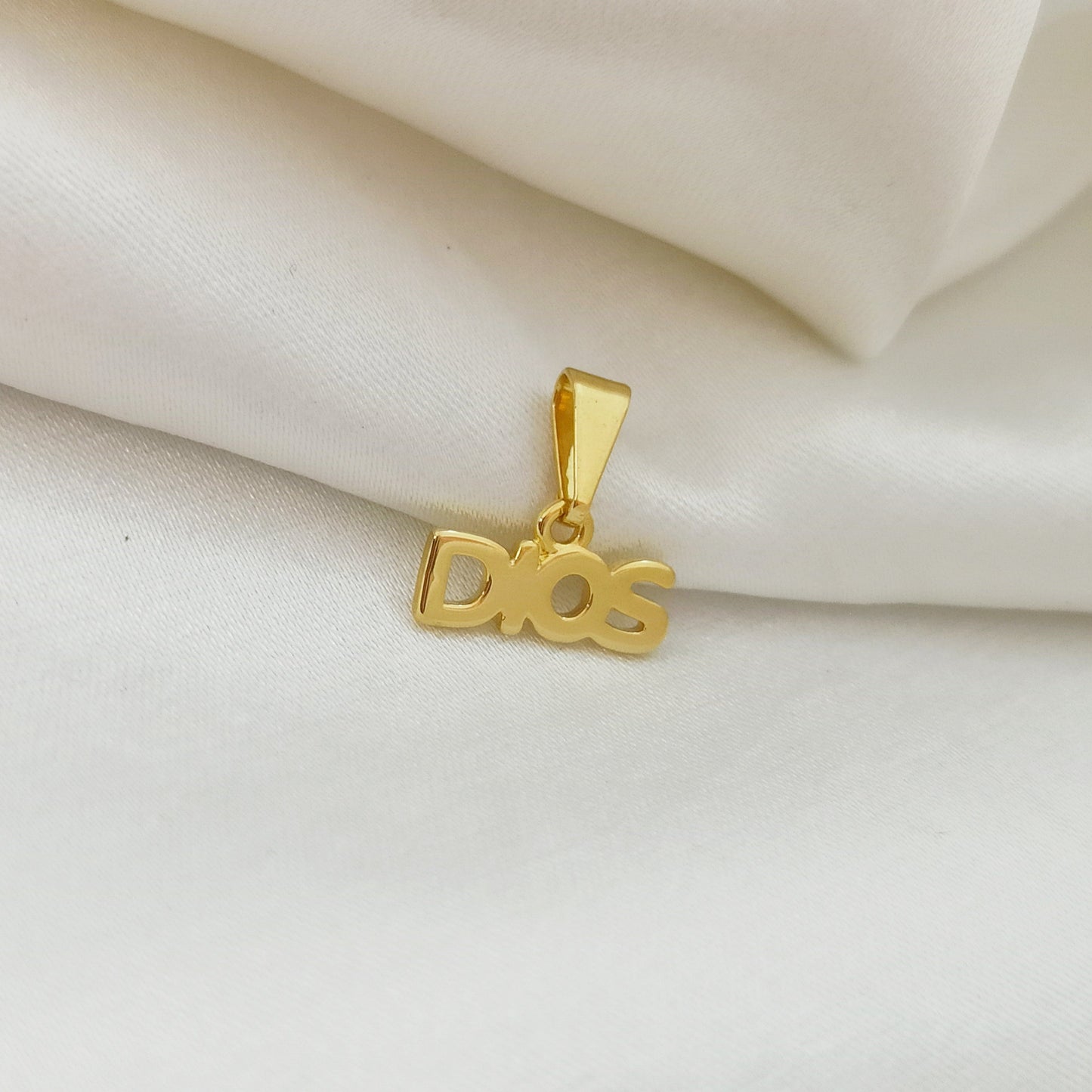 Dije de DIOS - J23163