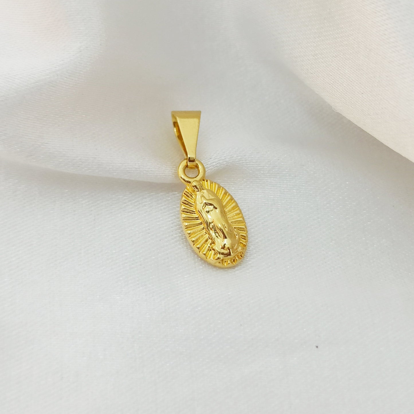 Dije veneración, Guadalupe pequeña - J23108