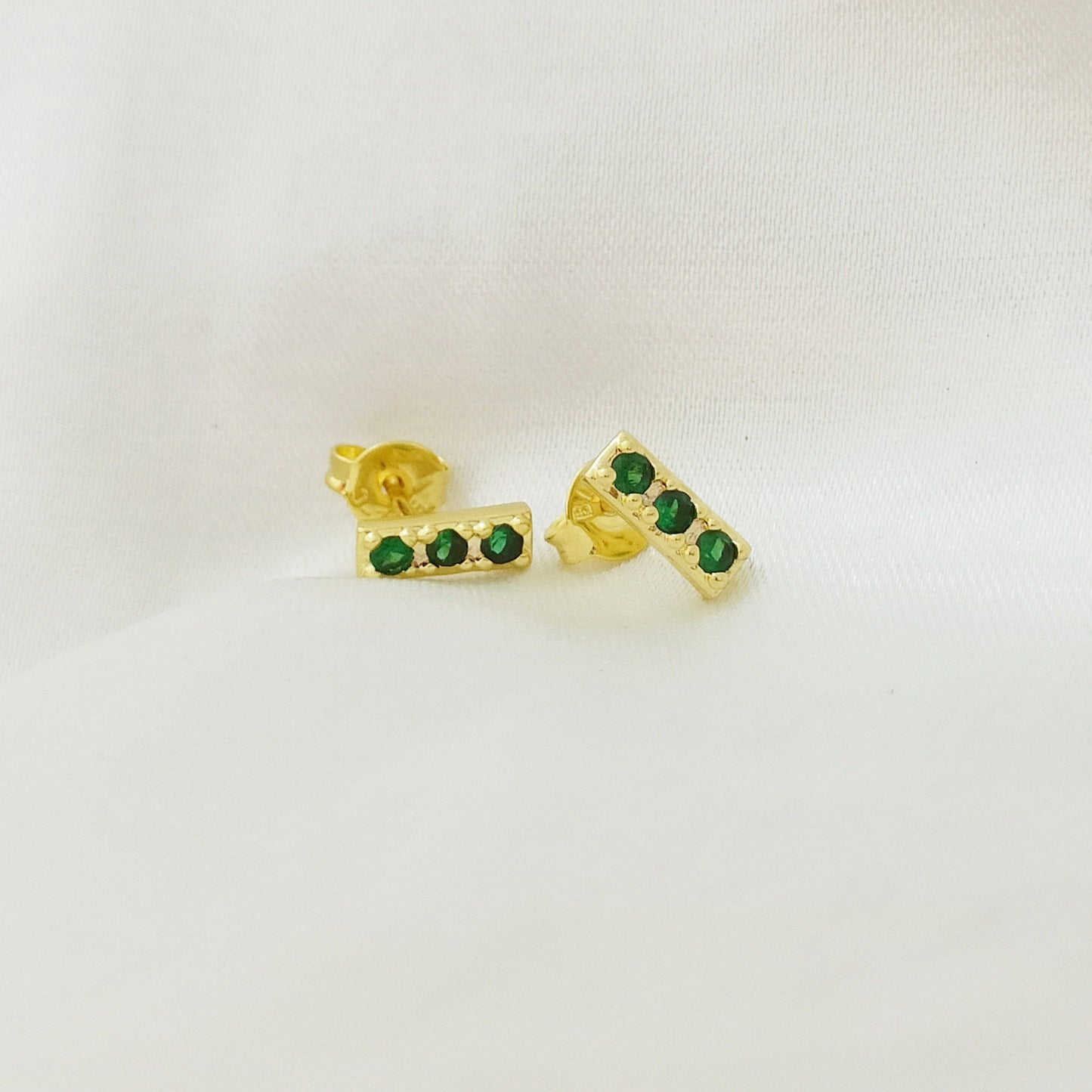 Topitos Línea con Brillantes Verde - J34101V