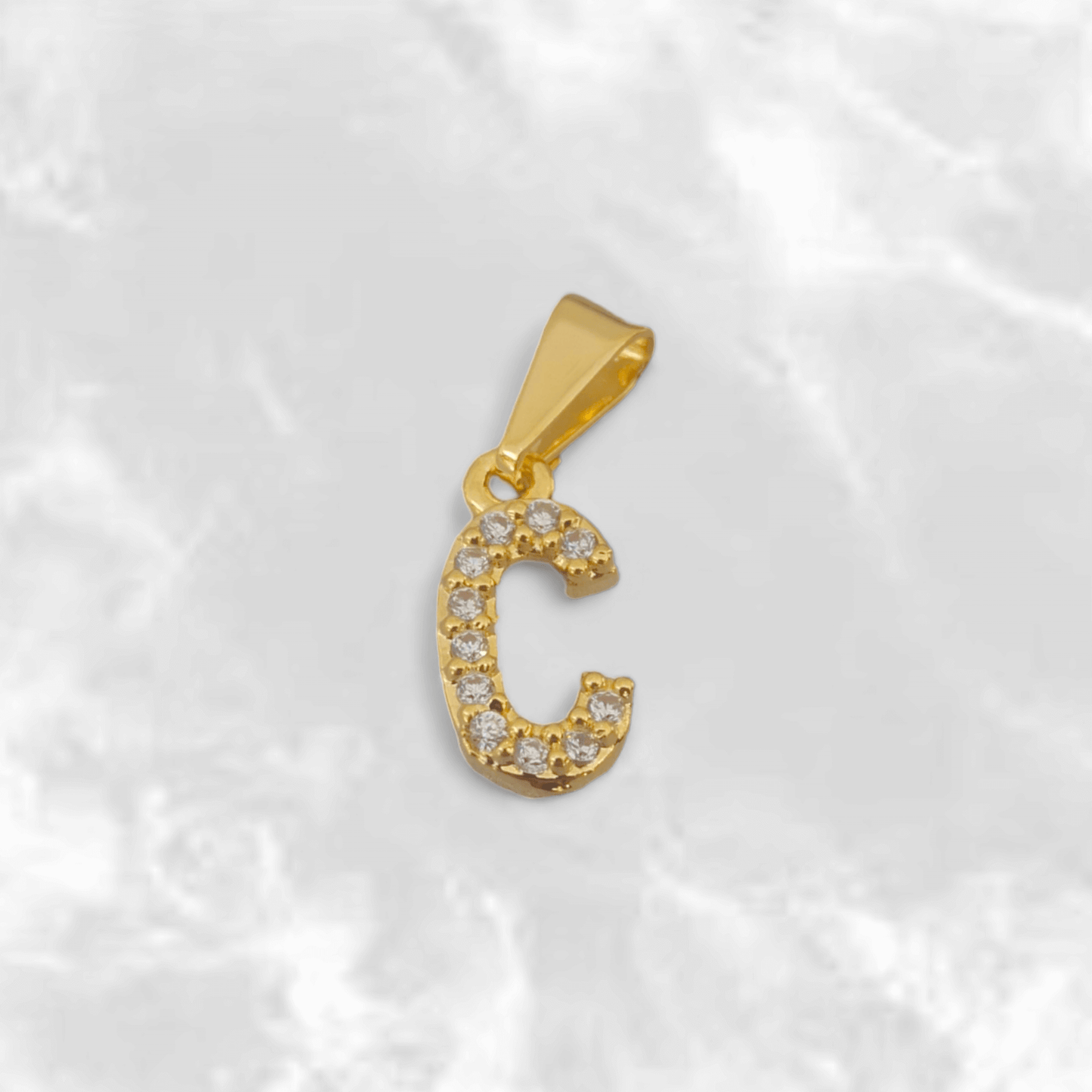Dije de Letra C con Circones - J23370