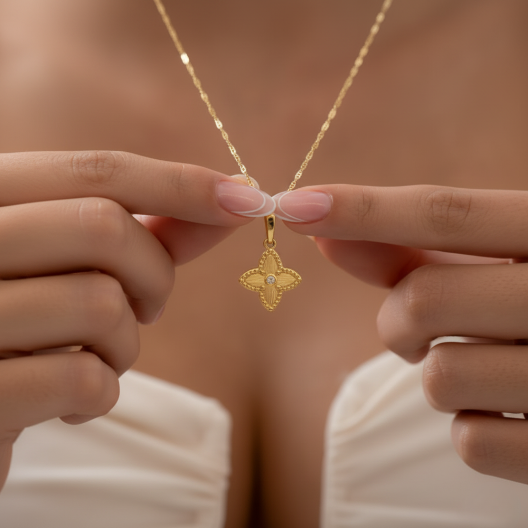 Dije Flor Estelar Trébol Lottus